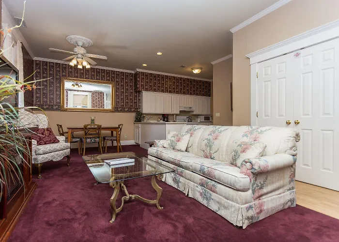 Whiskey Row Penthouse * Prescott